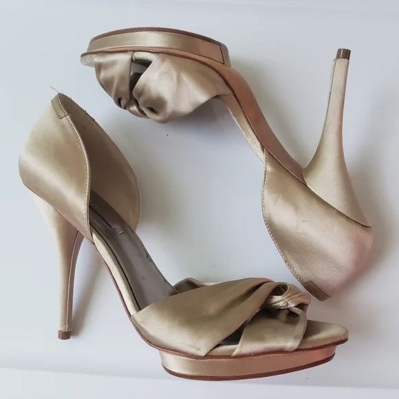 BCBG Max Azria Heels - Picture 2 of 8